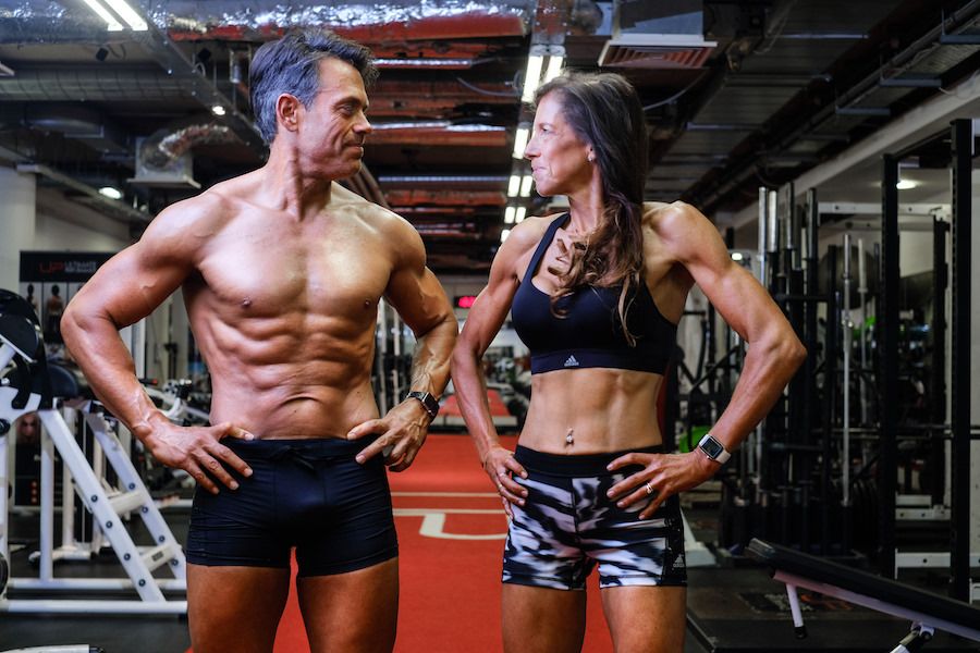 Andy-body-transformation-results-with-his-wife.jpg