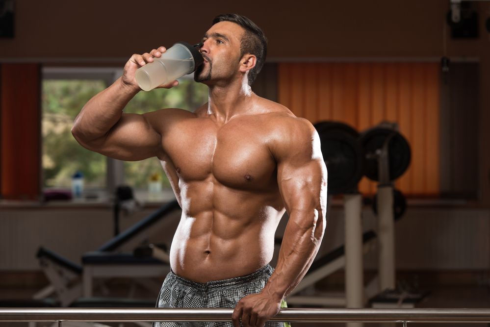bodybuilder-drinking-water.jpg